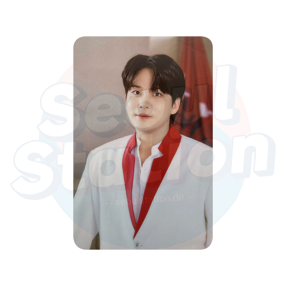 ATEEZ - ANITEEZ IN THE CALLING - ATEEZ X ANITEEZ Pop-Up Store Trading Card - JONGHO further away