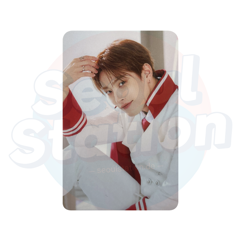 ATEEZ - ANITEEZ IN THE CALLING - ATEEZ X ANITEEZ Pop-Up Store Trading Card - HONGJOONG further away