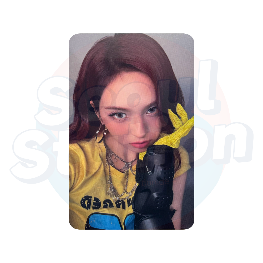 BABYMONSTER - 3rd Mini Album 'CHOOM' - PHOTOBOOK Ver. - YG Select Selfie Photocard (Black Back) chiquita