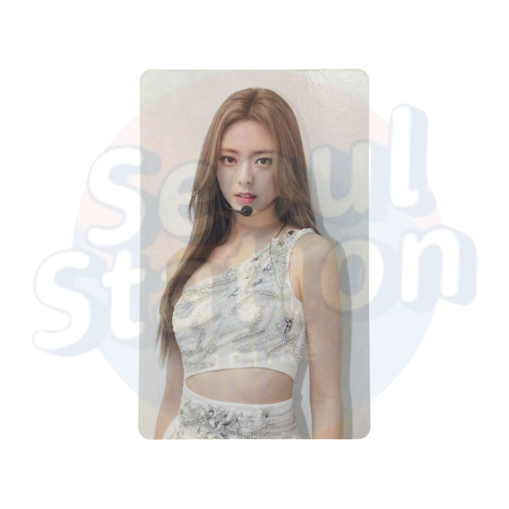 ITZY - 1ST WORLD TOUR: CHECKMATE - Photo Card Yuna
