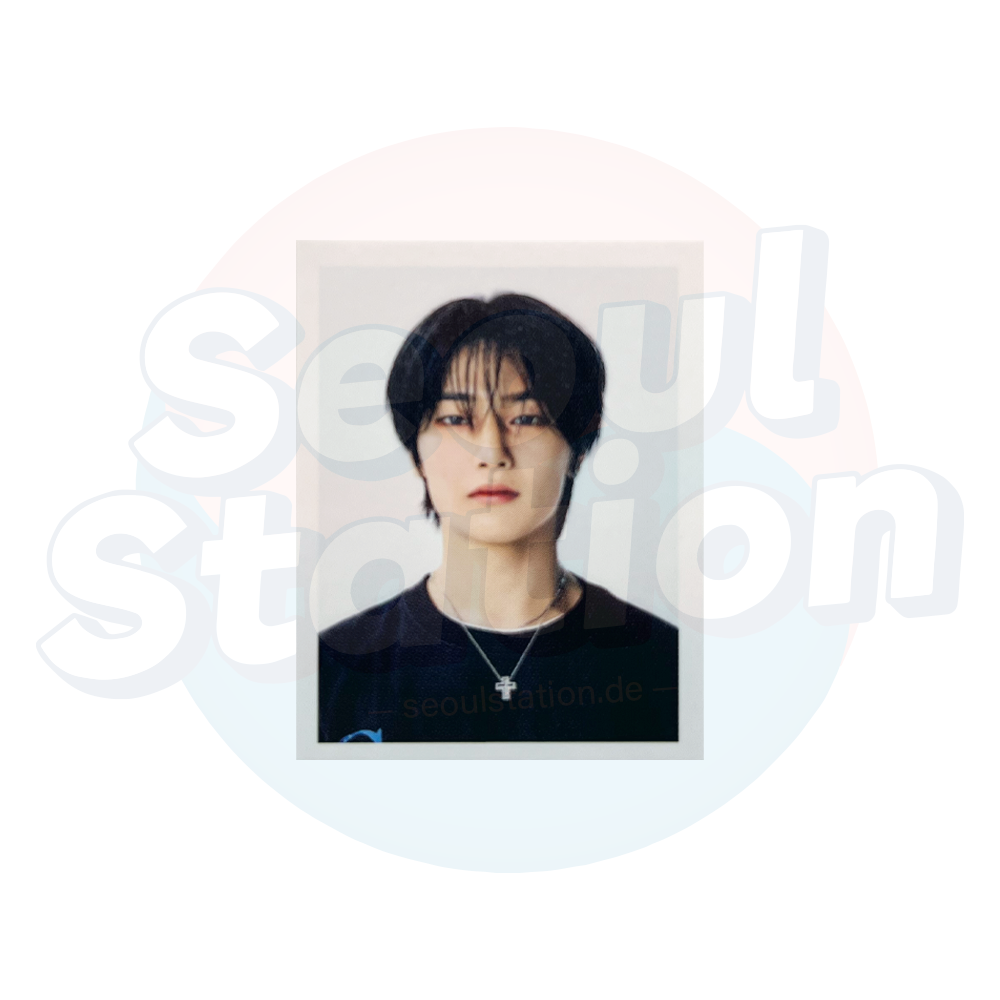 STRAY KIDS - World Tour 'DOMINATE : CELEBRATE' - Official MD ID Photo i.n