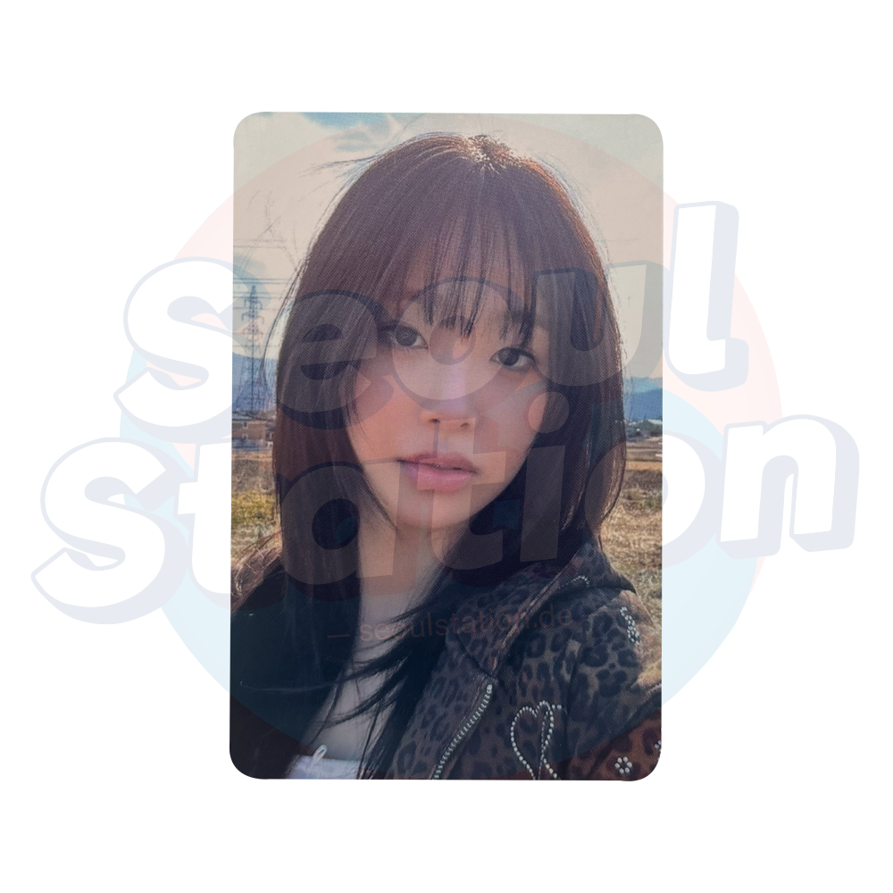 CHUU - 3rd Mini Album 'ONLY CRY IN THE RAIN - Apple Music Photo Card Neutral