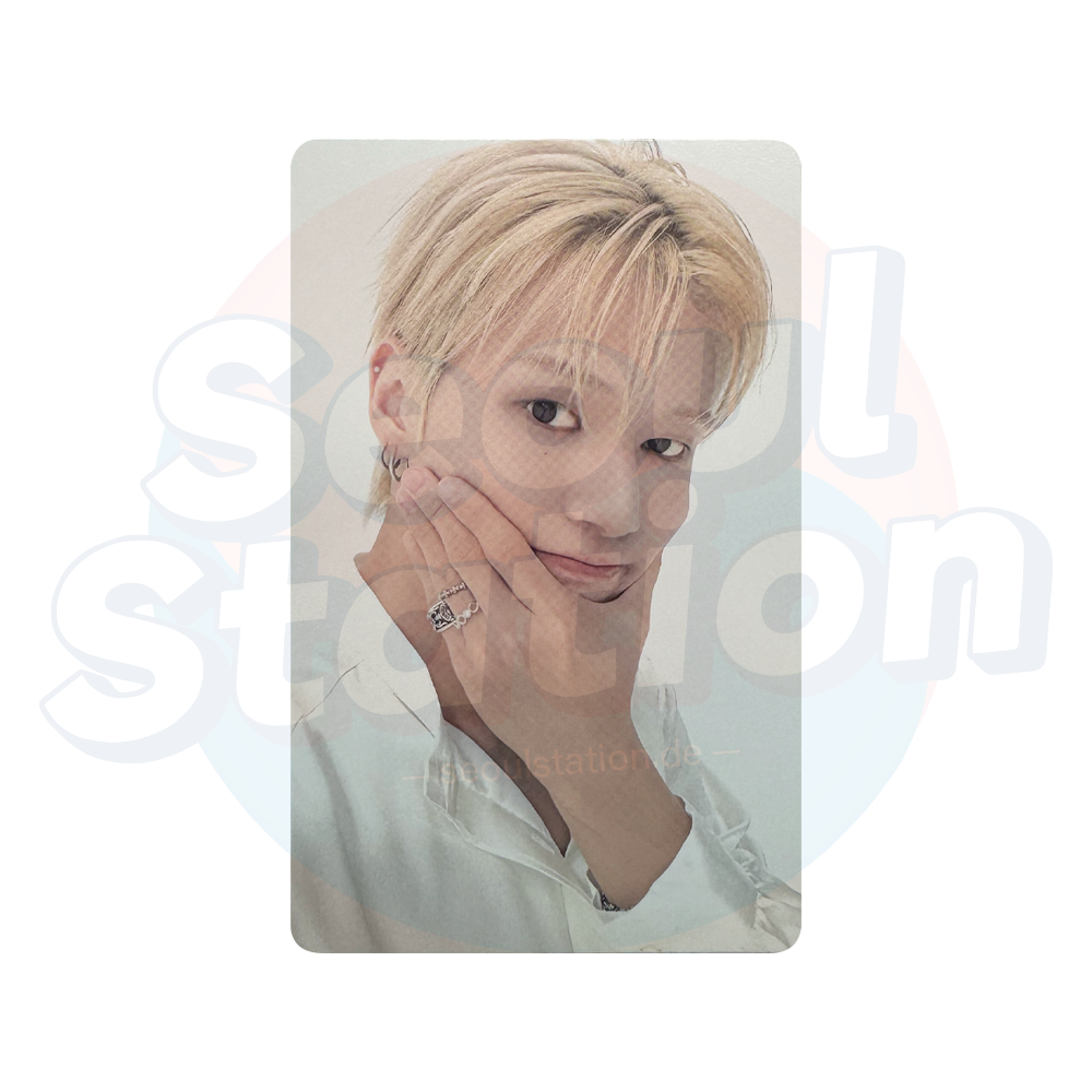 ATEEZ - 2025 World Tour 'IN YOUR FANTASY' In Incheon - Mito Photocard - Holding Chin Ver. wooyoung