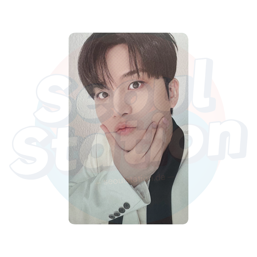 ATEEZ - 2025 World Tour 'IN YOUR FANTASY' In Incheon - Mito Photocard - Holding Chin Ver. jongho