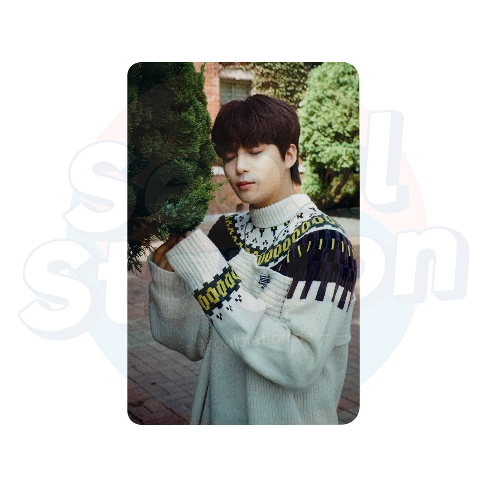 ATEEZ - ZERO : FEVER EPILOGUE - FIGURE VER. - Photo Card jongho eyes closed