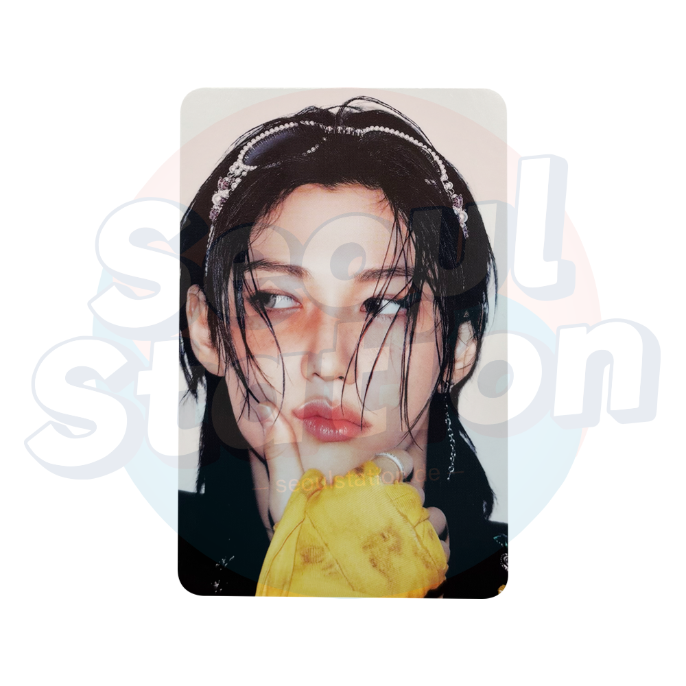 STRAY KIDS - KARMA - SKZOO Album Ver. - Photocard (White Background) Felix