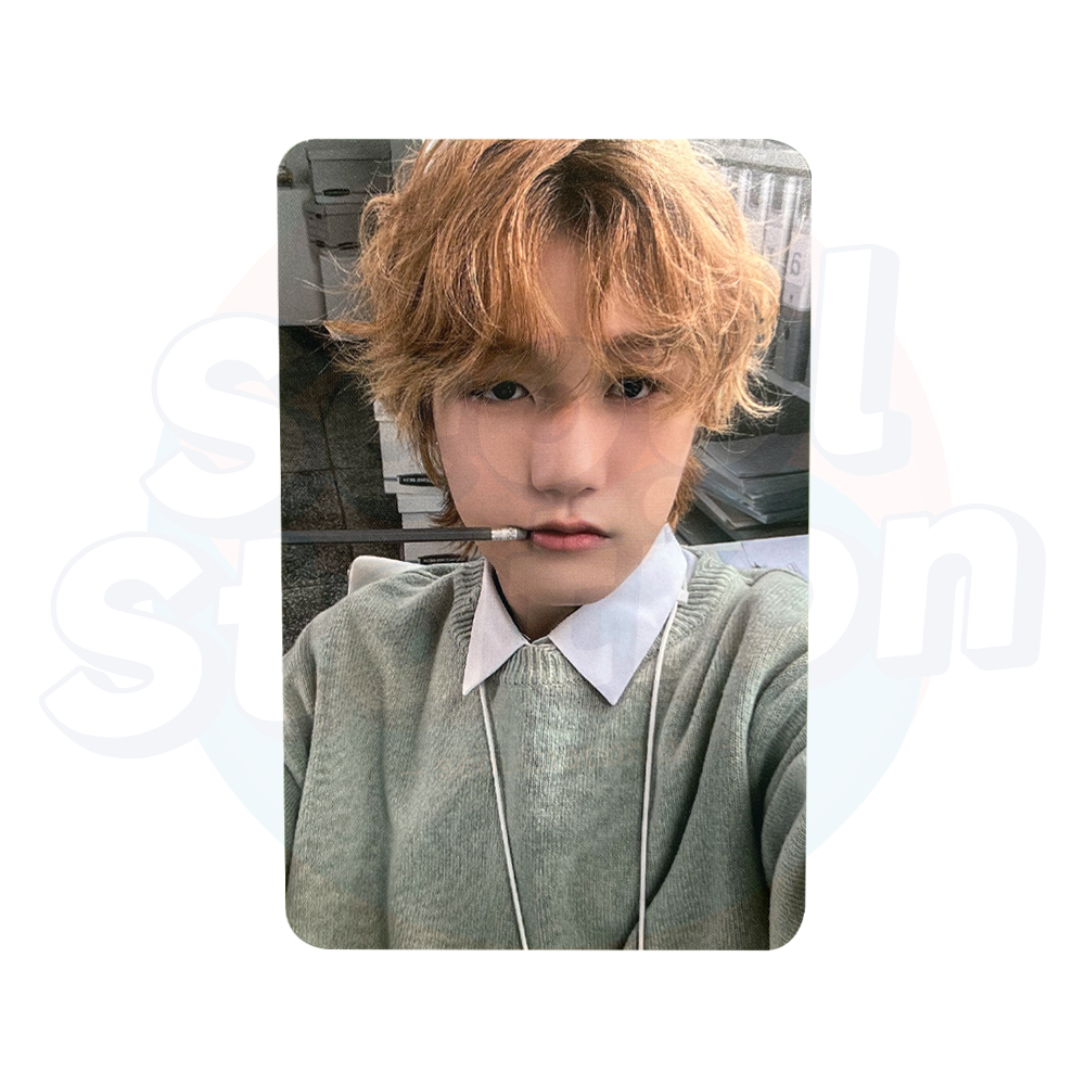 P1Harmony - 2024 Season's Greetings: CODE NAME P1H - Trading Photo Card (Office Ver.) jongseob with pencil