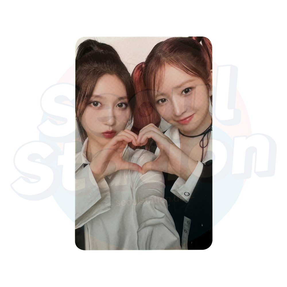 IVE - THE 1ST WORLD TOUR "SHOW WHAT I HAVE" - Official MD Random UNIT Photo Card Gaeul & rei