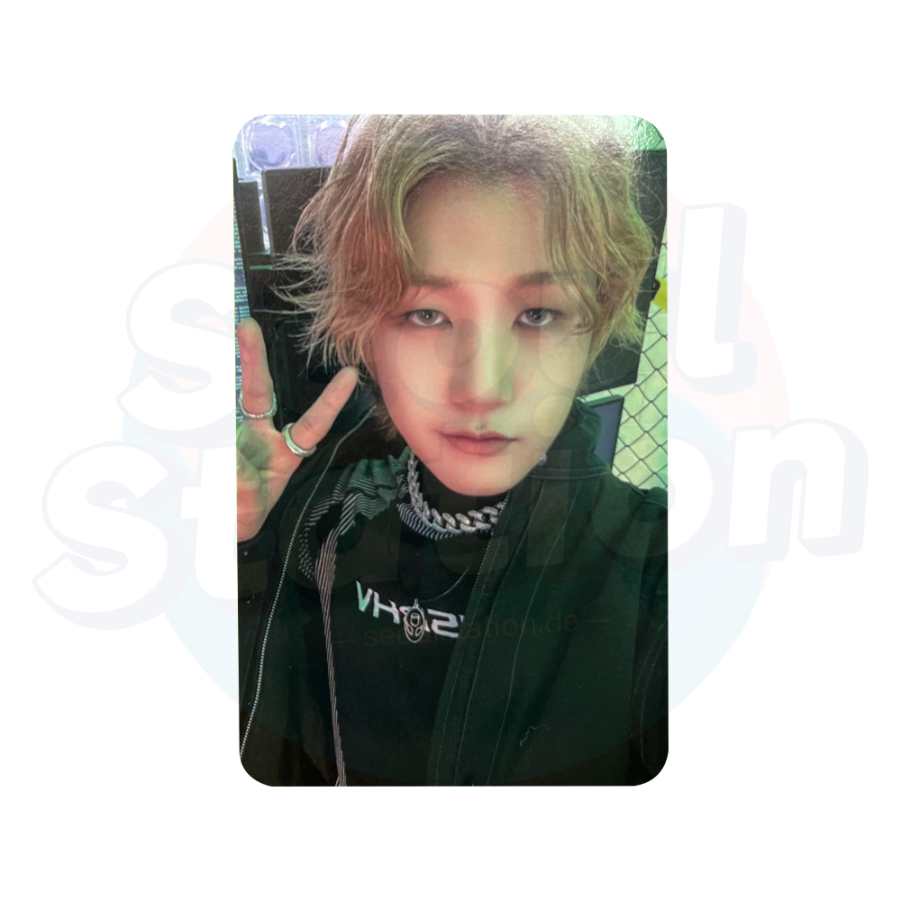 P1Harmony - 2024 Season's Greetings: CODE NAME P1H - Trading Photo Card (Spy Ver.) jongseob peace sign