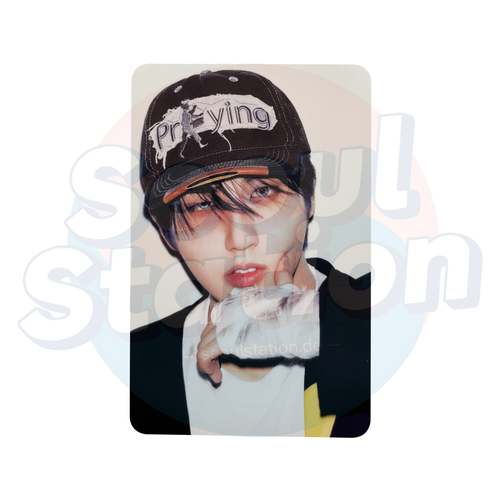 STRAY KIDS - KARMA - SKZOO Album Ver. - Photocard (White Background) Han