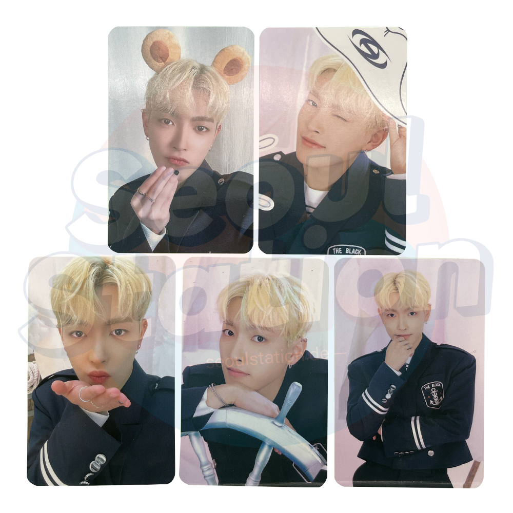 ATEEZ - ANITEEZ IN ILLUSION - Trading Card - HONGJOONG ATEEZ - ANITEEZ IN ILLUSION - Trading Card - HONGJOONG