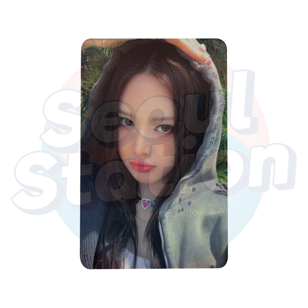 IZNA - Single Album 'BEEP' - APPLE MUSIC Photocard jeemin