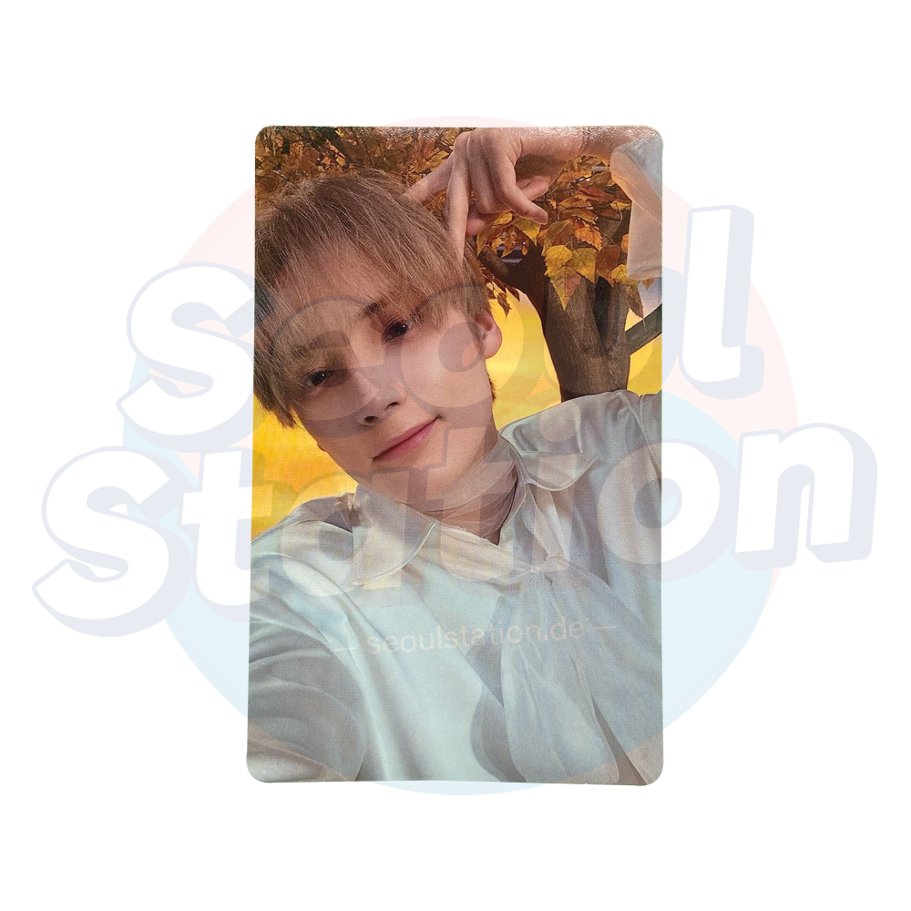 TXT - Minisode 3: TOMORROW - Weverse Photo Card (Light Ver.) Huening Kai