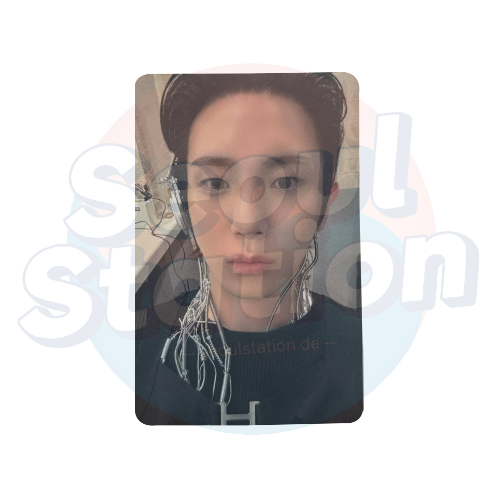 KEY - 3rd Mini Album 'Pleasure Shop' - Apple Music Photo Card Background