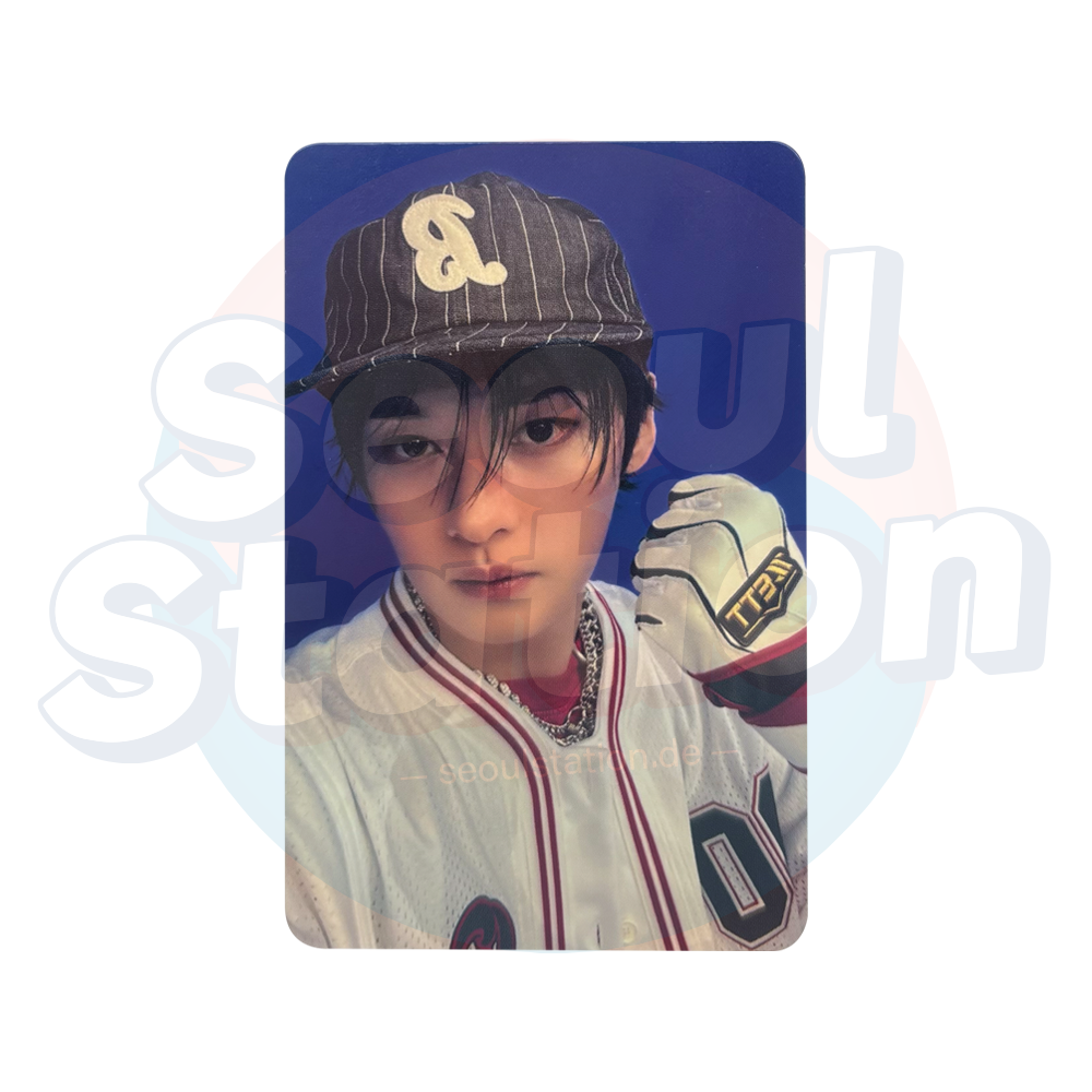 STRAY KIDS - KARMA - ACCORDION Album Ver. - Photocard (Karma Ver.) LeeKnow
