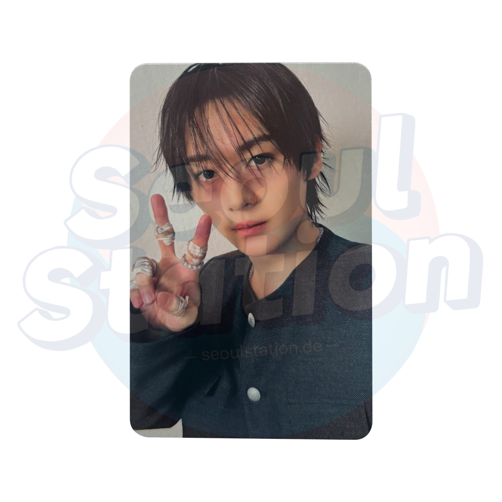 STRAY KIDS - KARMA - ACCORDION Album Ver. - Photocard (Ring Ver.) LeeKnow