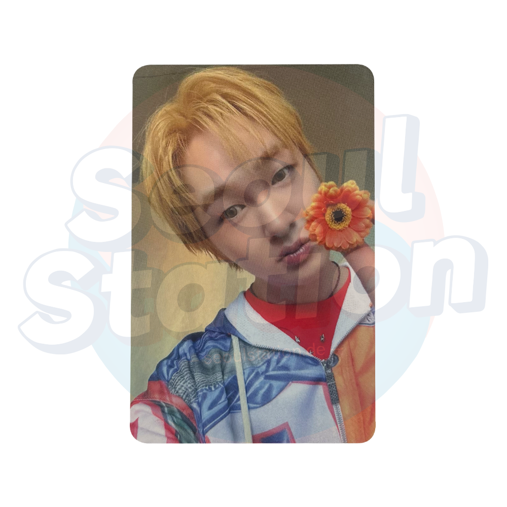 ONEW - 2nd Album 'PERCENT' - APPLE MUSIC Photo Card tilted head