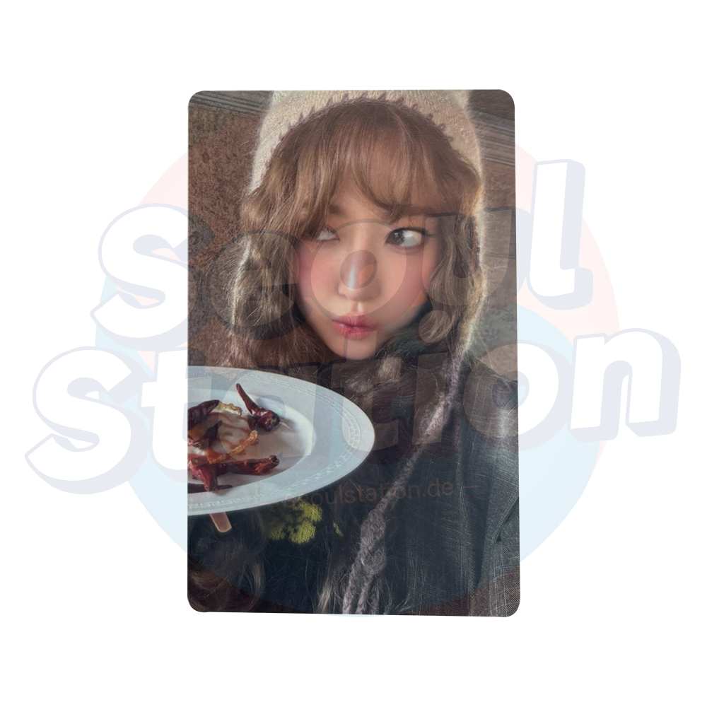 LE SSERAFIM - 5th Mini Album: HOT - WEVERSE Photo Card (Photobook Ver.) Sakura