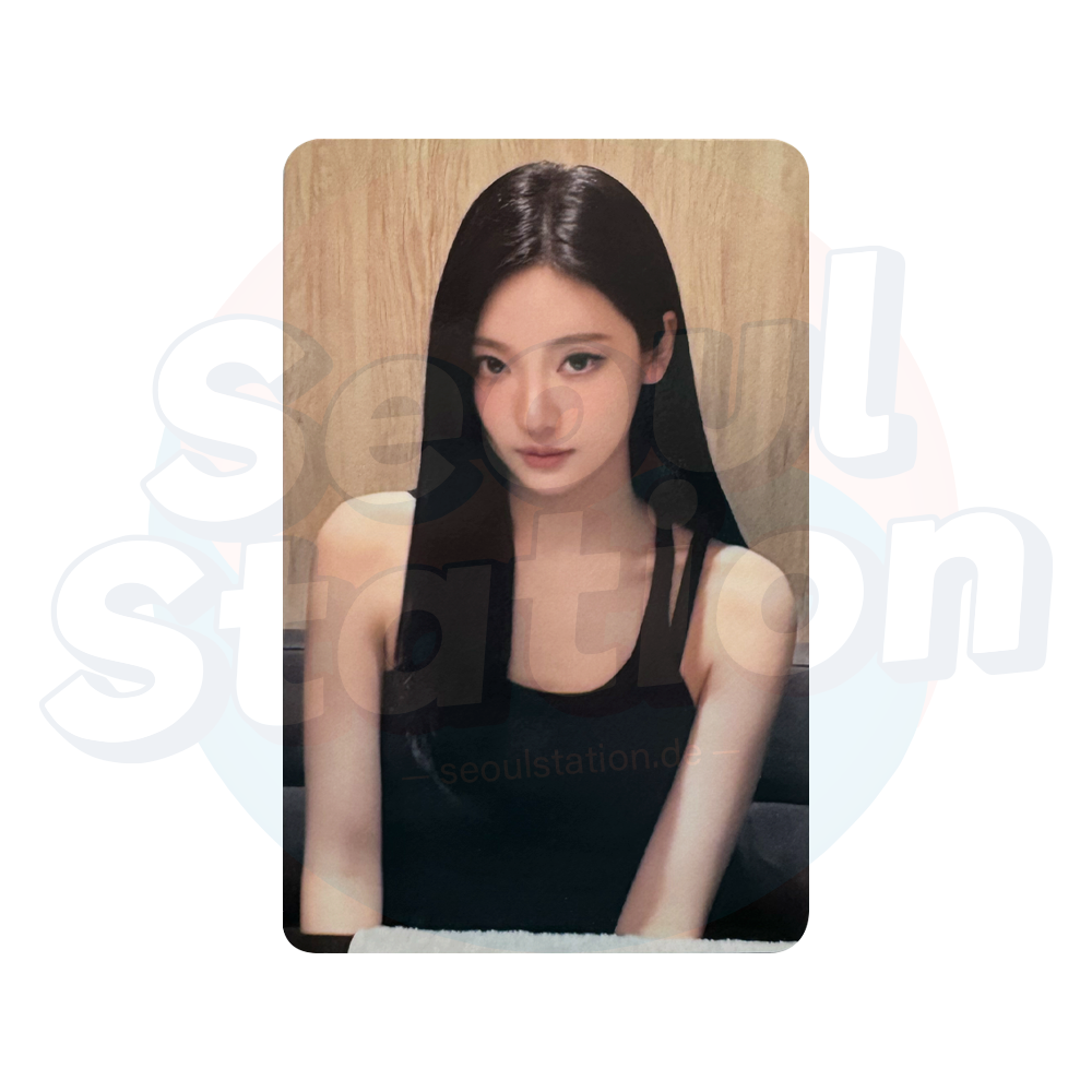 aespa - 2024-25 Live Tour 'SYNK' PARALLEL LINE : ENCORE - MD Photo Card ningning further away