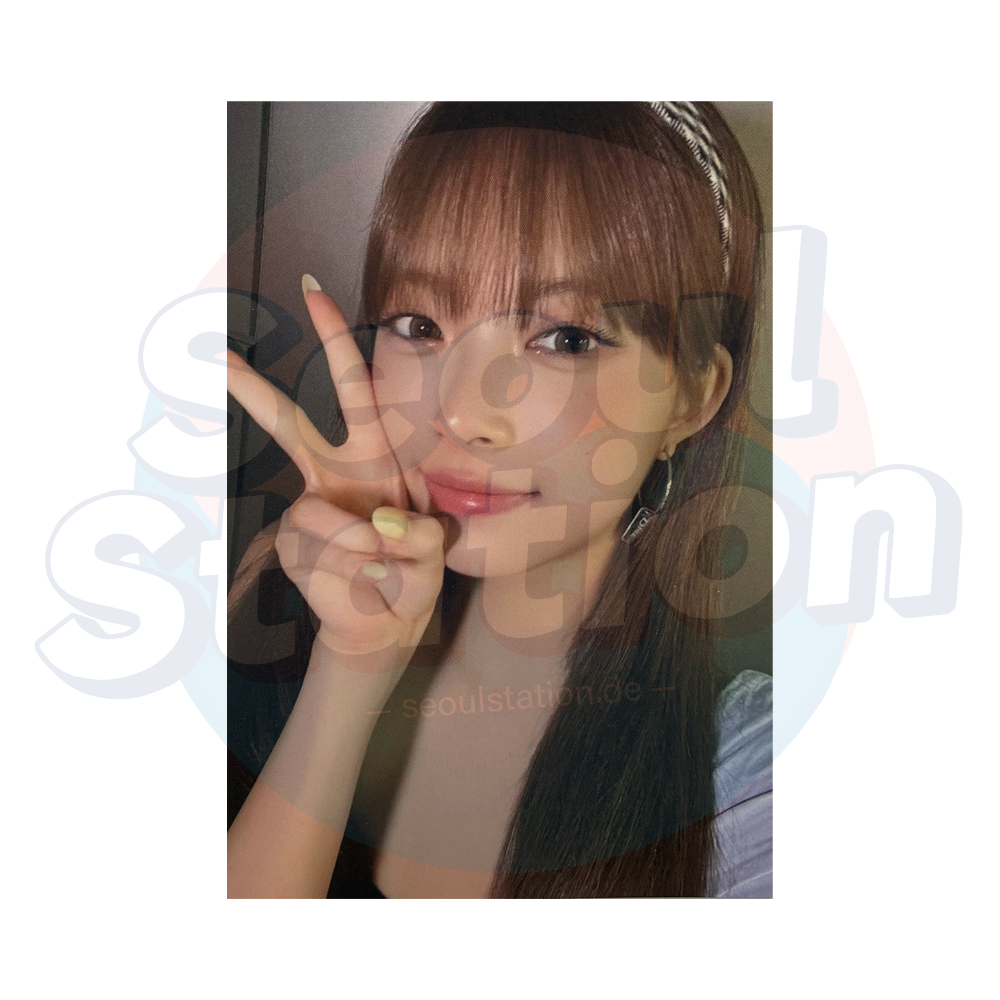 LE SSERAFIM - 2nd Single Album 'MADE MY NIGHT' - WEVERSE Printed Photo (Selfie ver.) seoulstation.de Eunchae