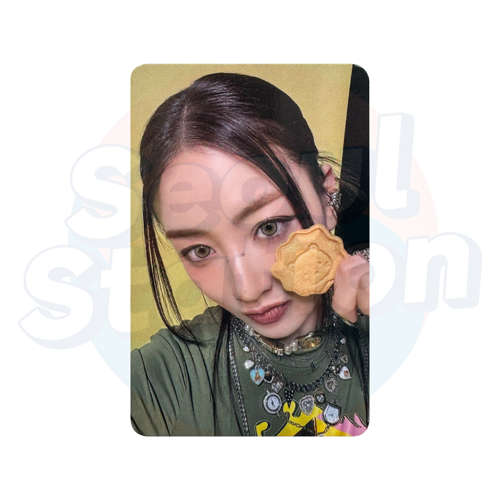 TWICE - 4th Full Album 'THIS IS FOR' - PHOTOBOOK Ver. - SOUNDWAVE Photocard jihyo