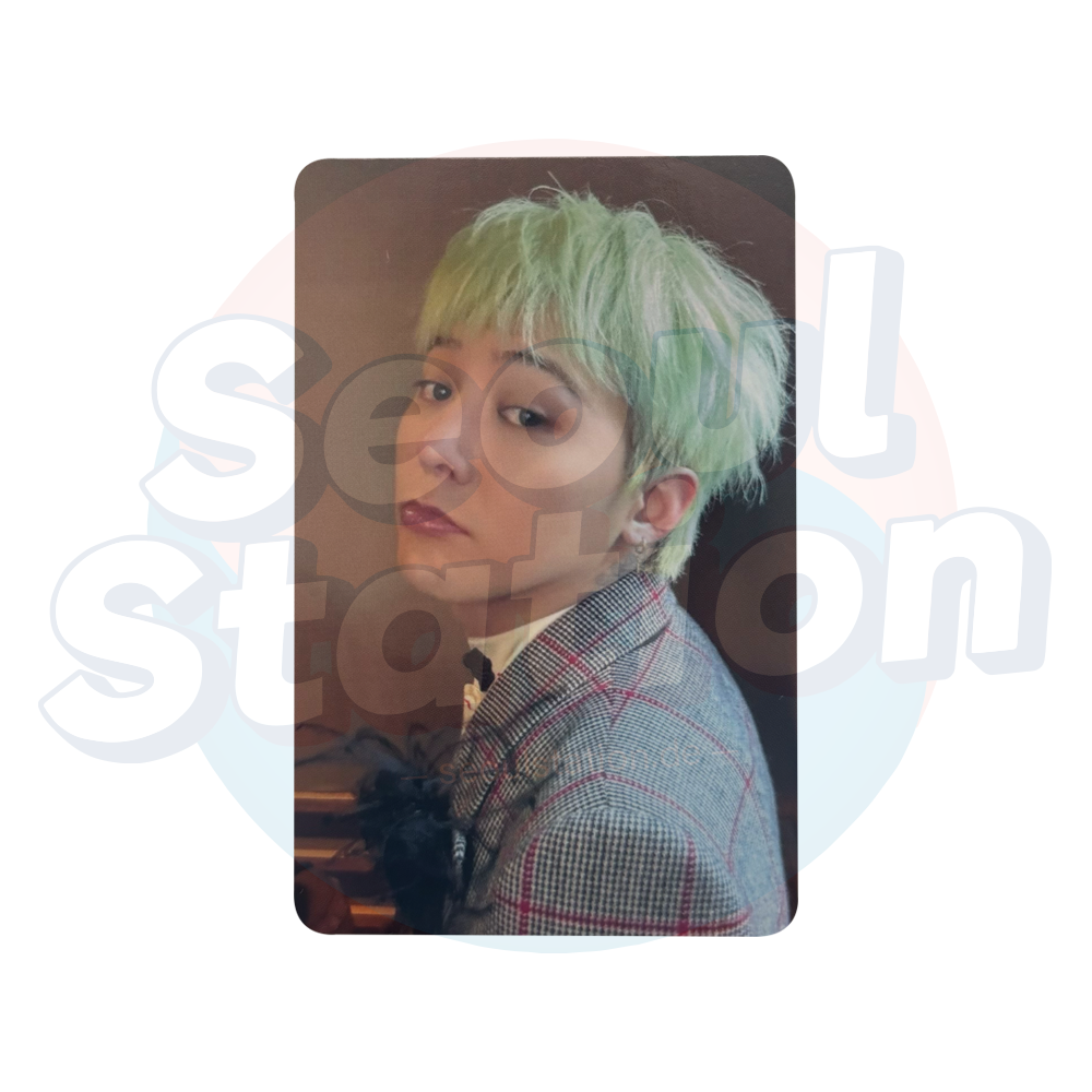 G-DRAGON - 3rd Album 'ÜBERMENSCH' (Jewel Ver.) - Apple Music Photo Card Pout