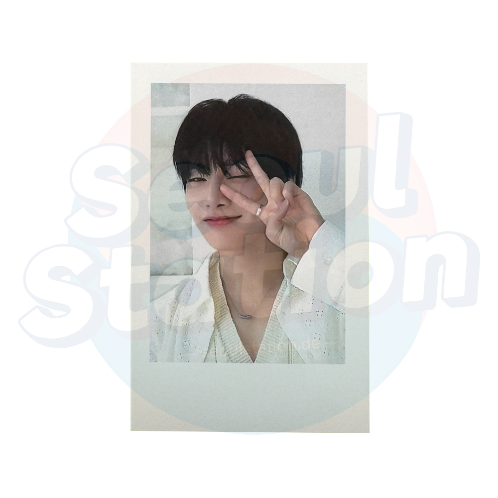 Stray Kids - Perfect Day With SKZ - 2024 Stray Kids Season's Greetings - Polaroid Photo Card (square corners) i.n With Mu U