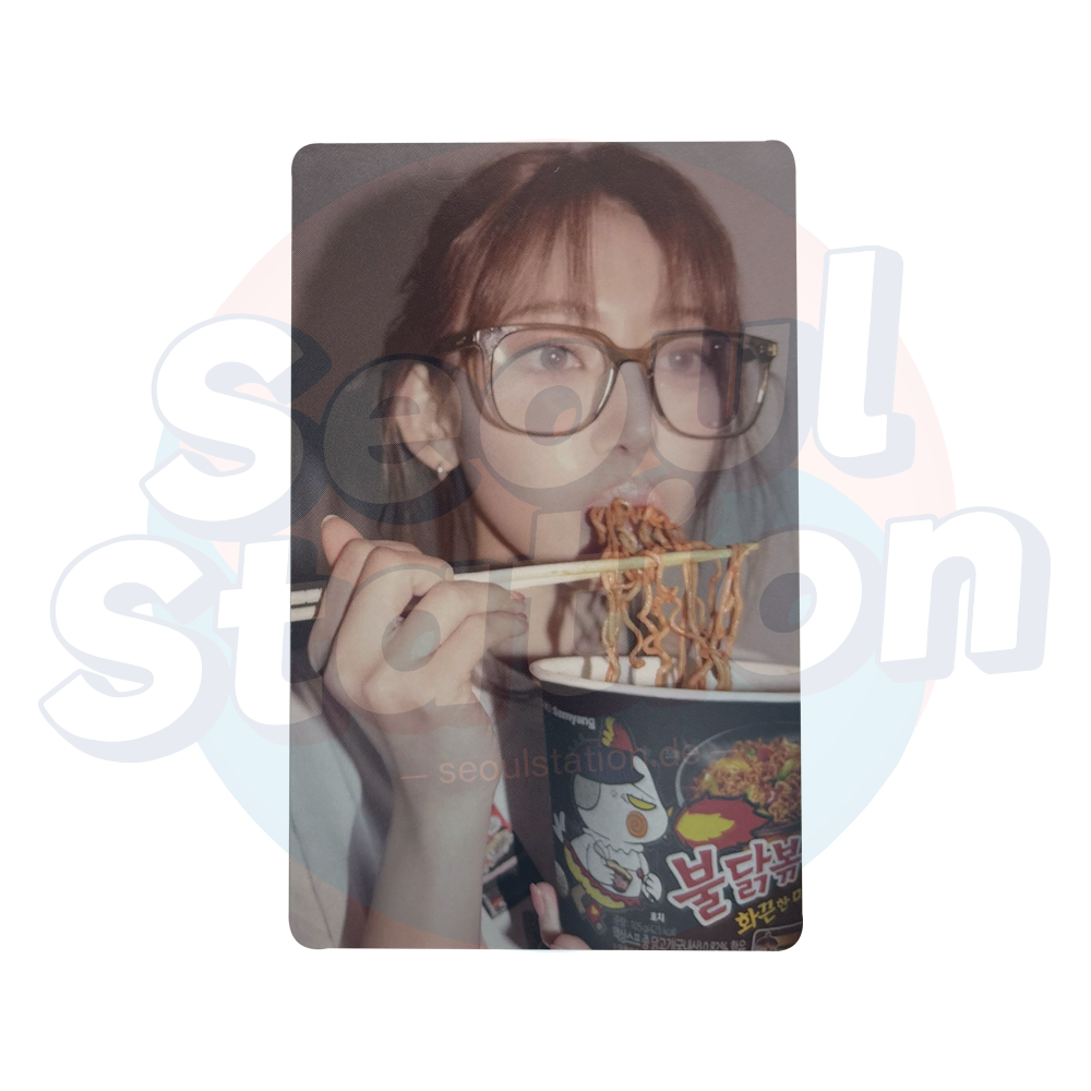 LE SSERAFIM - 5th Mini Album: HOT - WEVERSE Photo Card (Weverse Album Ver.) Sakura