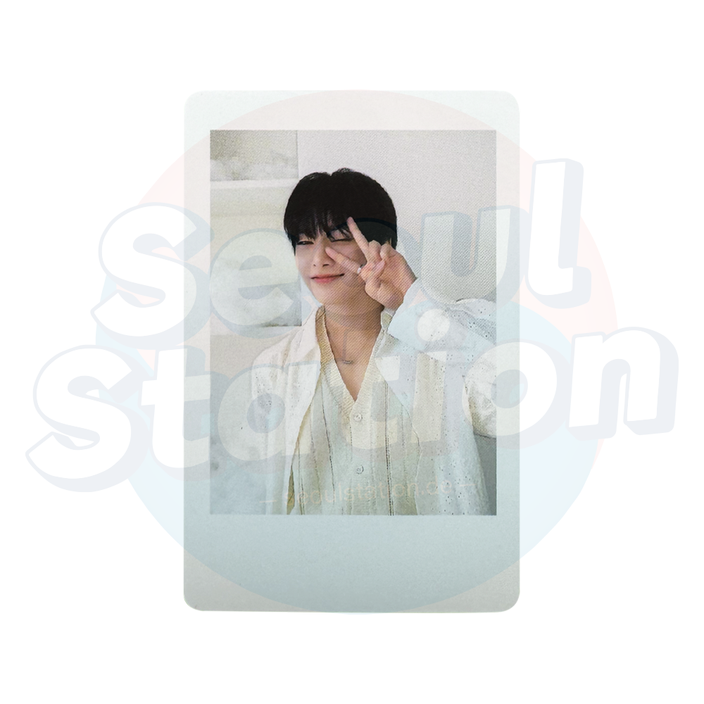 Stray Kids - Perfect Day With SKZ - 2024 Stray Kids Season's Greetings - With Mu U Polaroid Photo Card i.n