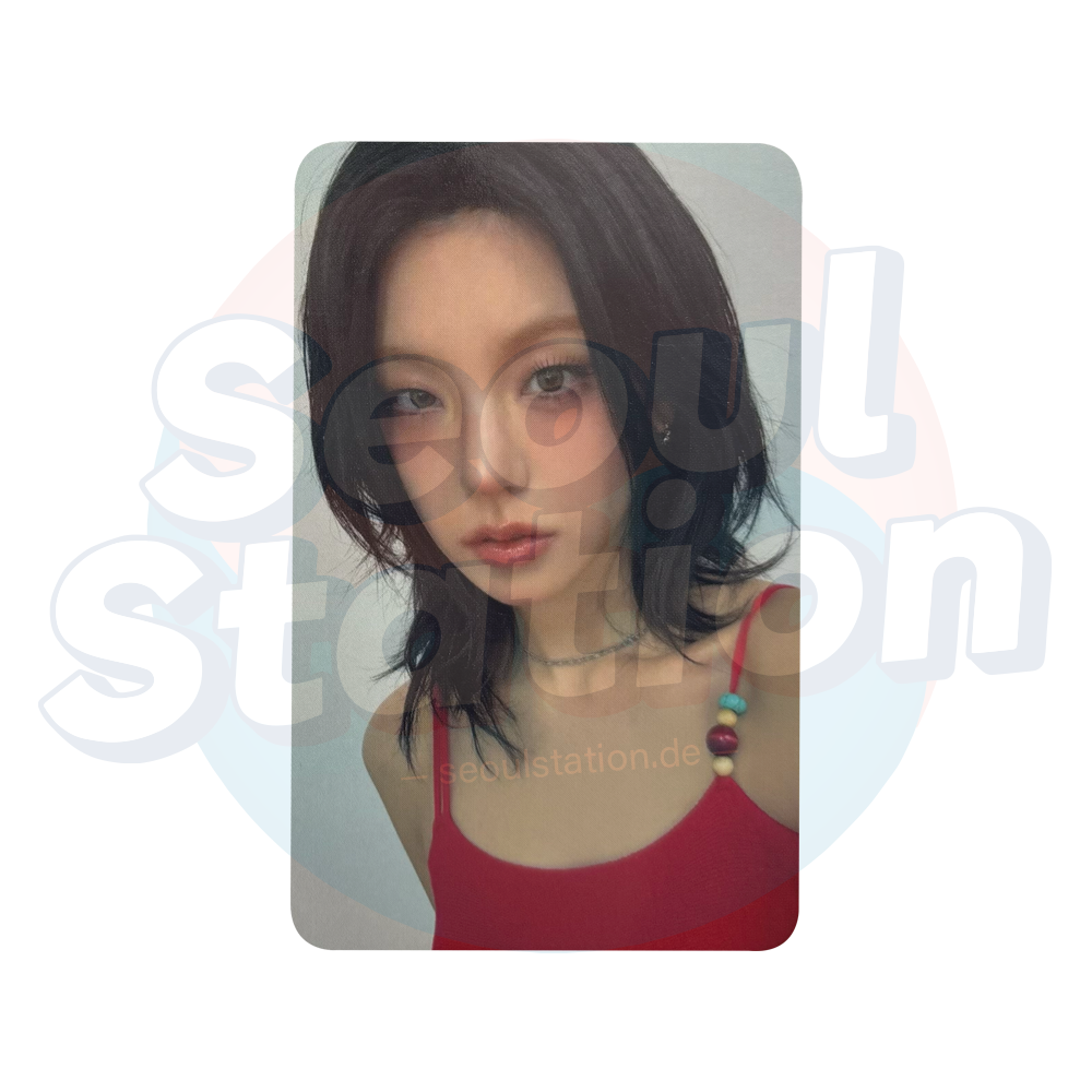 YEJI (Itzy) - AIR - JYP Photo Card Red Fit