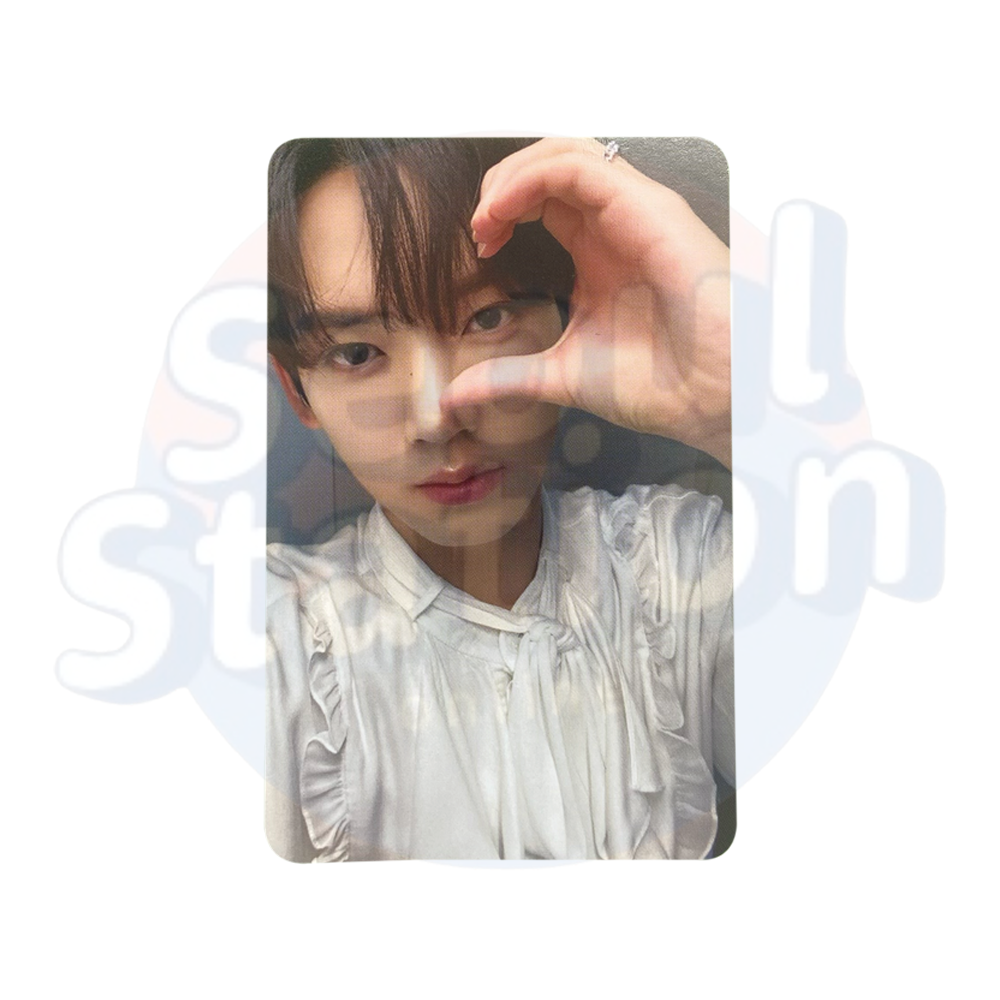 ZEROBASEONE - The Moving Seoul - Travel Korea Year Pop Up - Photo Card (Dark Blue Back) Yujin