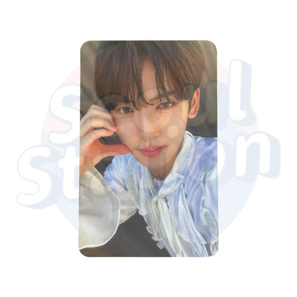 ZEROBASEONE - The Moving Seoul - Travel Korea Year Pop Up - Photo Card (White Back) Yujin