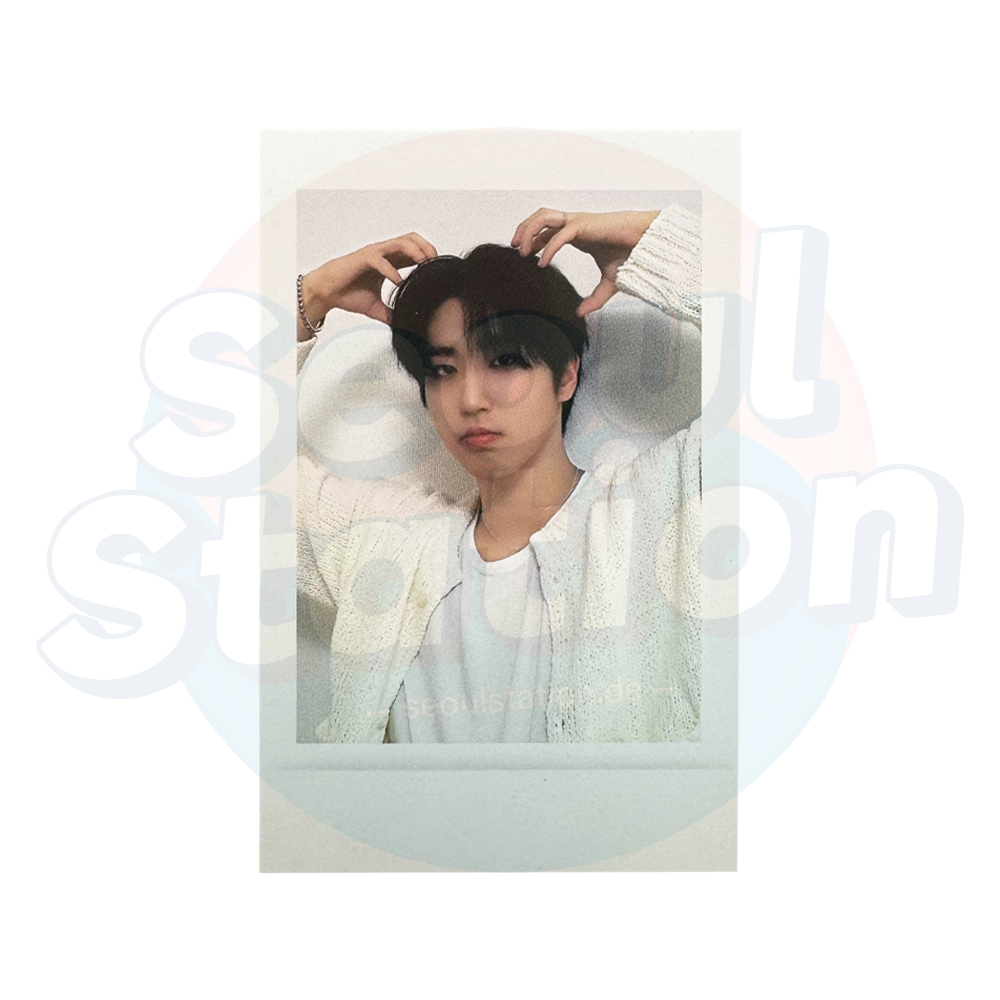 Stray Kids - Perfect Day With SKZ - 2024 Stray Kids Season's Greetings - Apple Music Polaroid Photo Card han