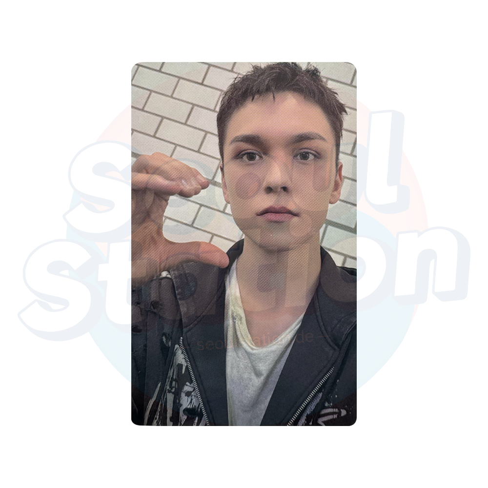 SEVENTEEN - HAPPY BURSTDAY - DAREDEVIL Ver. - WEVERSE POB Photo Card vernon