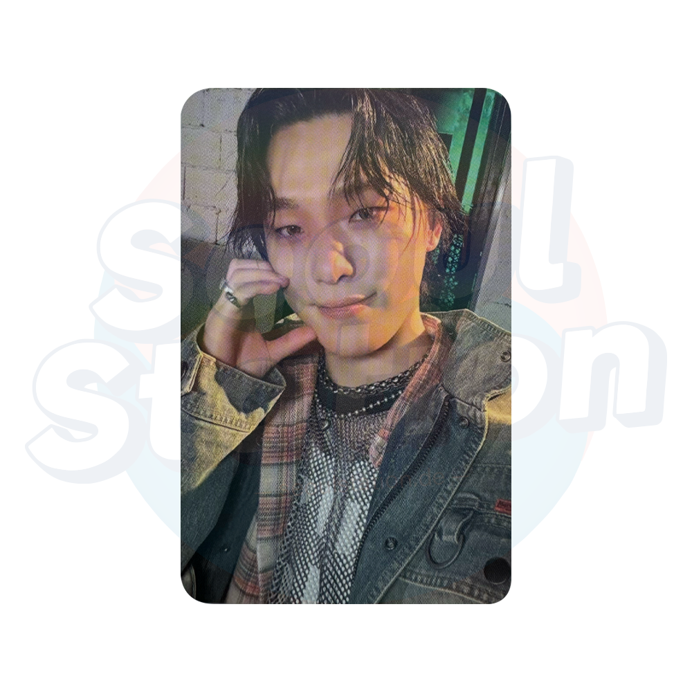 SEVENTEEN - HAPPY BURSTDAY - DAREDEVIL Ver. - FANPLEE Holo Photo Card dino