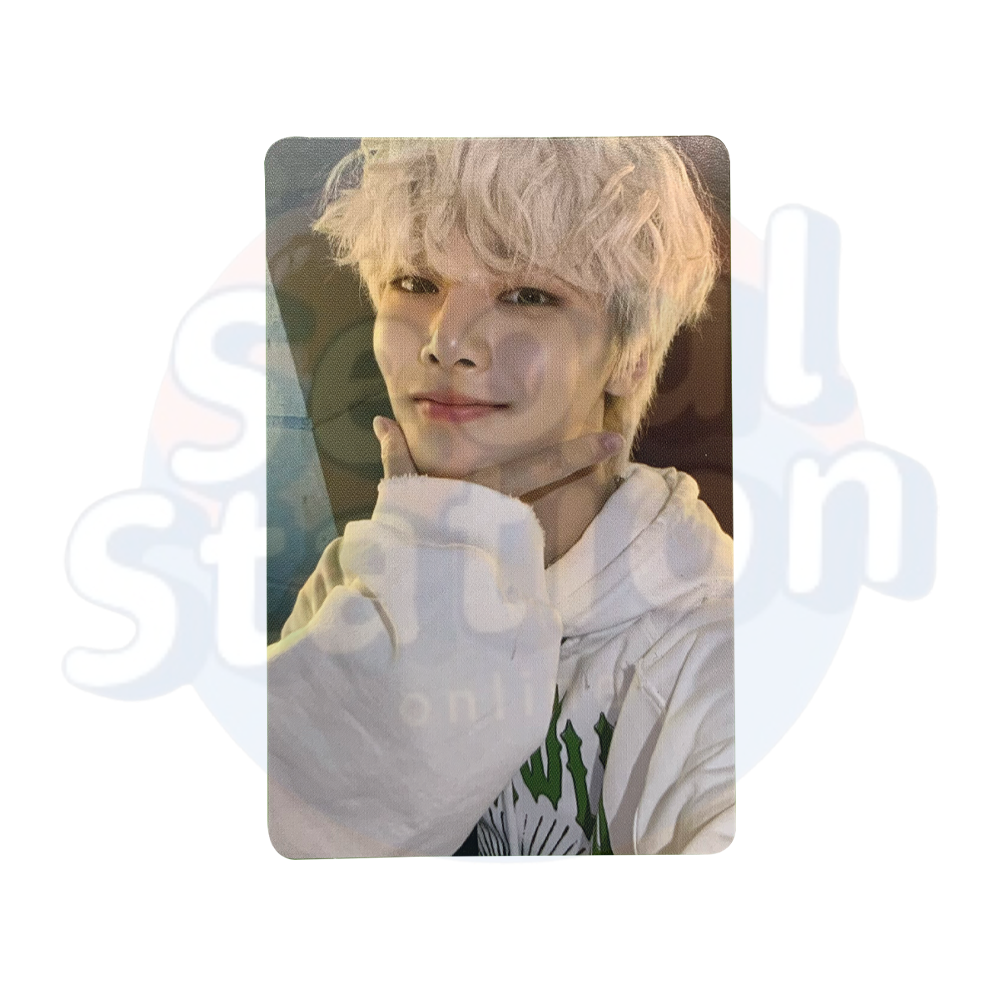 Stray Kids - MAXIDENT - Apple Music Photo Card i.n