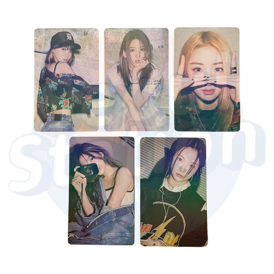 LE SSERAFIM - ANTIFRAGILE - WEVERSE Photo Card (Black back)