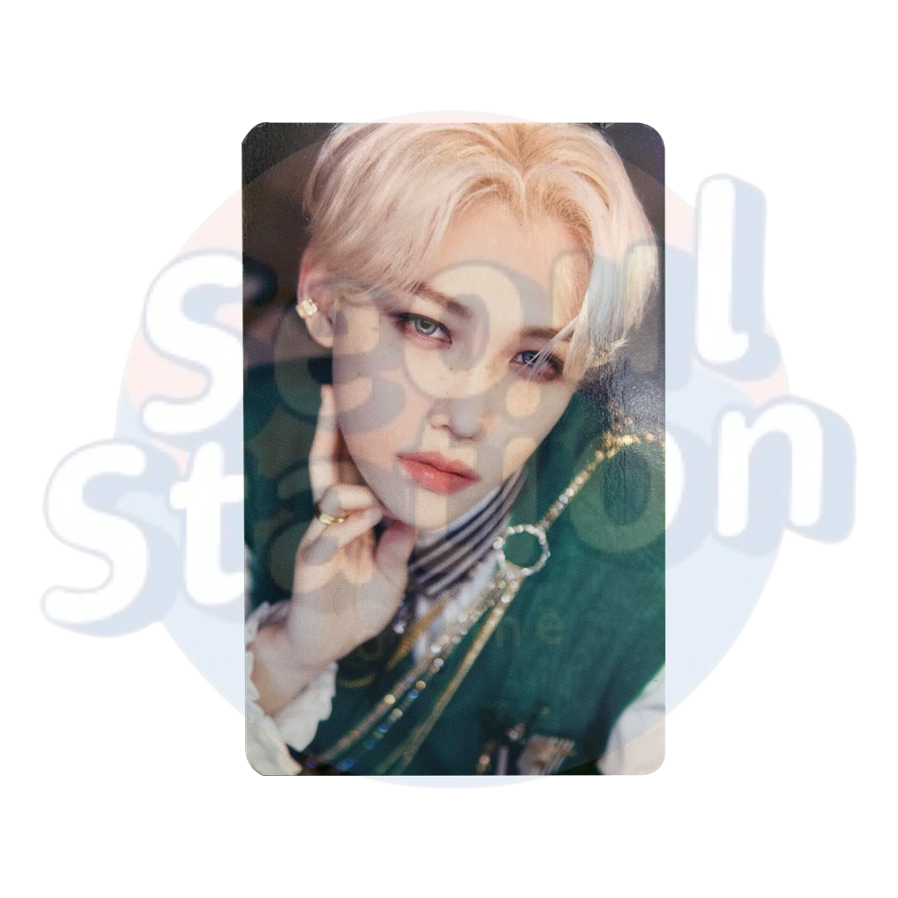 Stray Kids X SKZOO - Felix - THE VICTORY Photo Cards