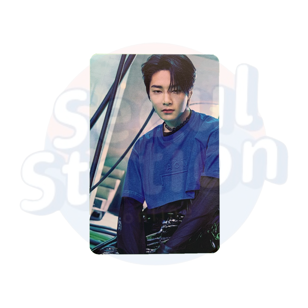 Stray Kids - I.N - 2nd WORLD TOUR - MANIAC IN SEOUL - Photo Card sitting