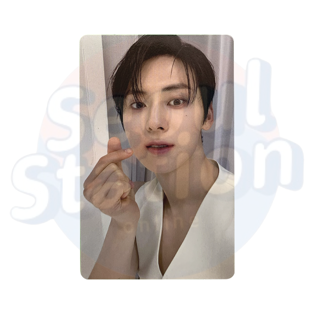 HWANG MIN HYUN - Truth or Lie - WEVERSE Photo Card finger heart