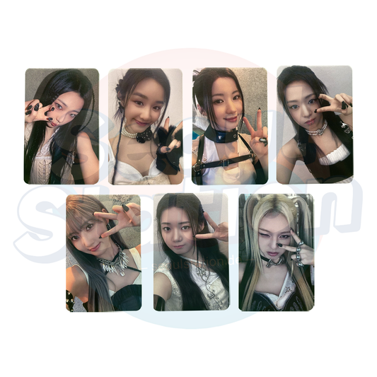 BABYMONSTER - 1st Mini Album: 'BABYMONS7ER' - SOUNDWAVE Photocard