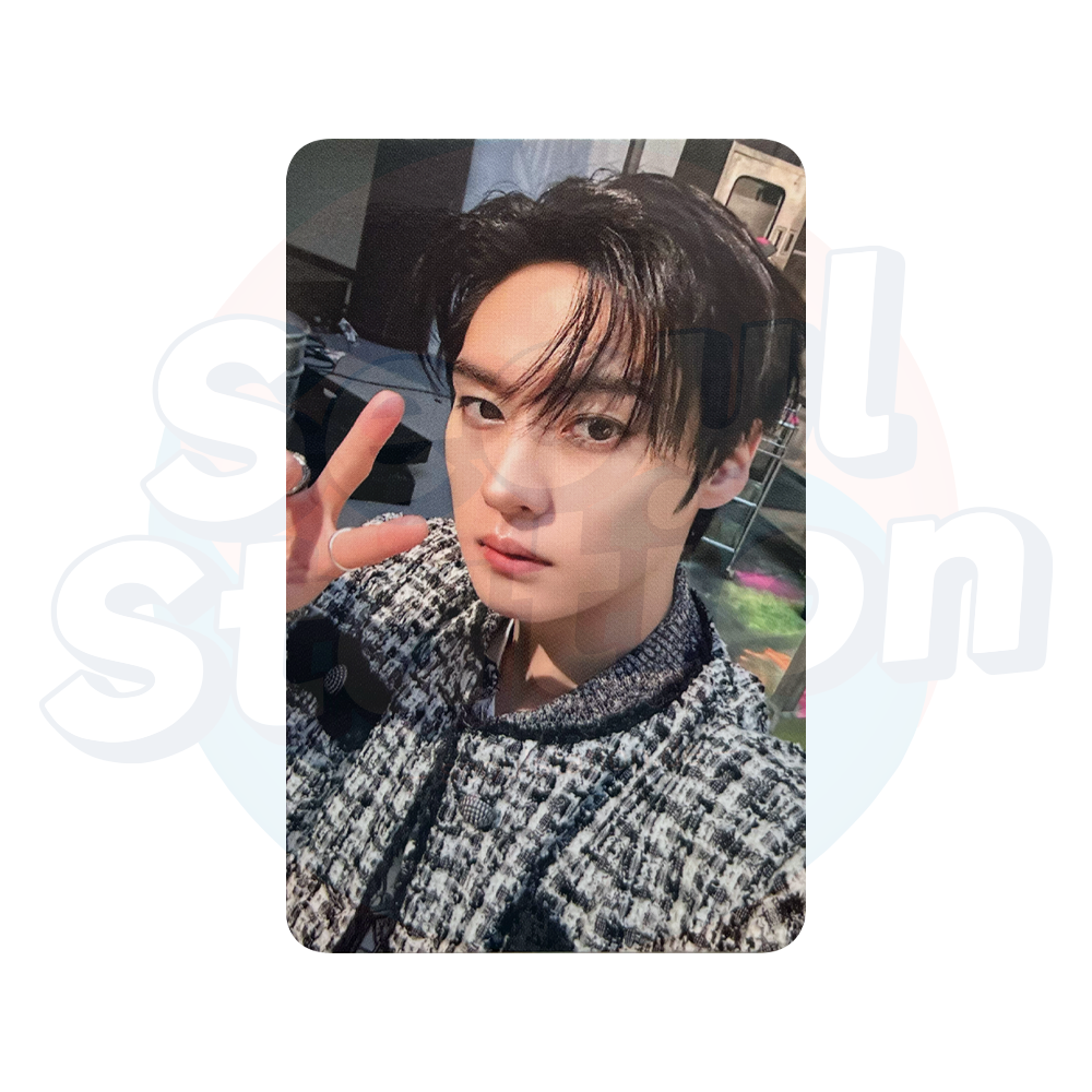 STRAY KIDS - SKZ IT TAPE 'DO IT' - PLATFORM PLVE Ver. - Official Photocard - SET B (Light Grey Back) lee know