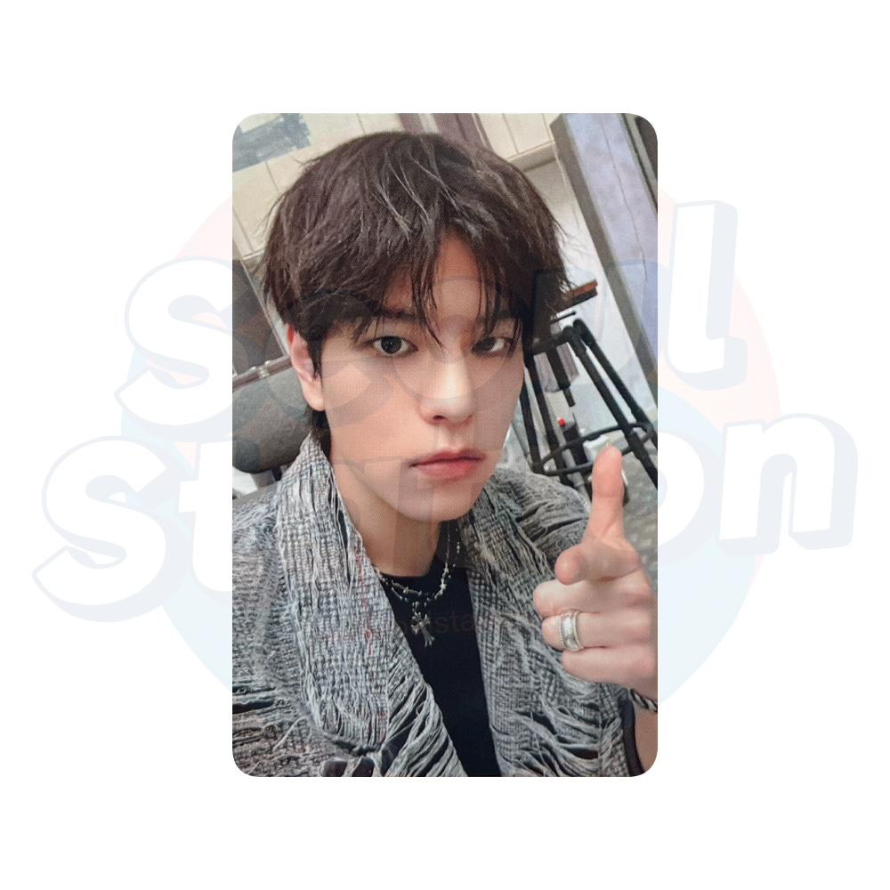 STRAY KIDS - SKZ IT TAPE 'DO IT' - PLATFORM PLVE Ver. - Official Photocard - SET B (Light Grey Back) seungmin