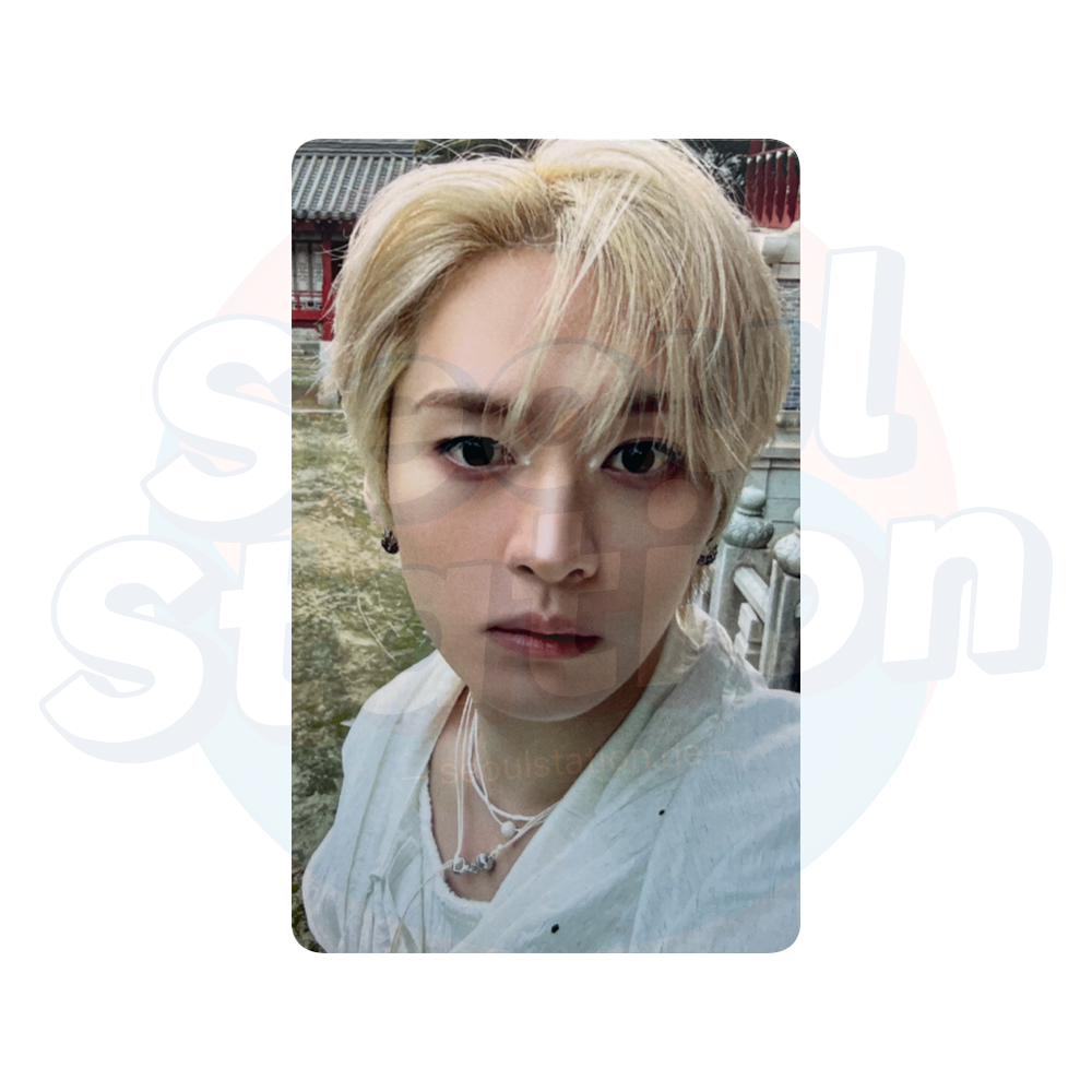 STRAY KIDS - SKZ IT TAPE 'DO IT' Pop-Up Store - FANS SHOP Special Gift Event Photocard lee know