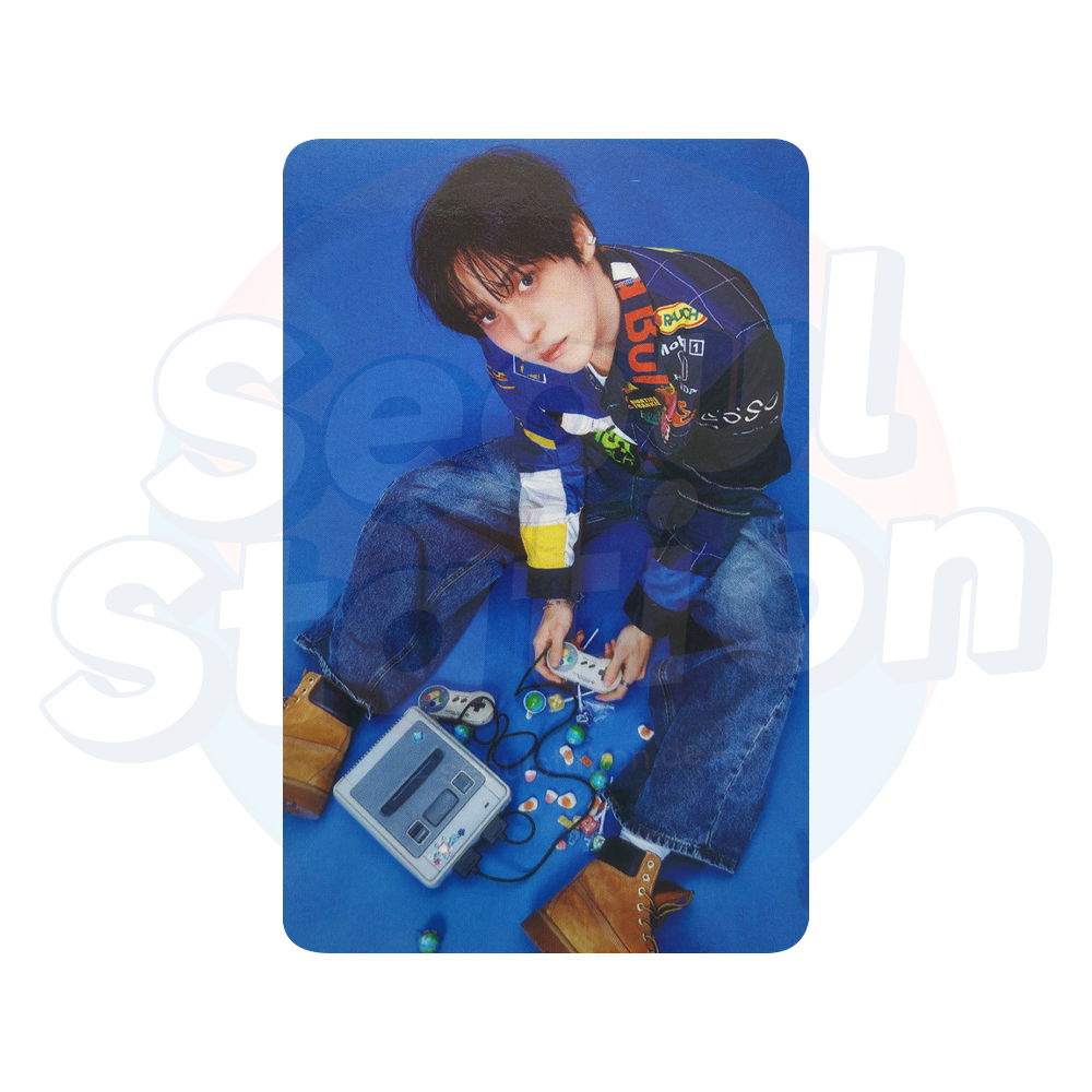 ATEEZ - Pop-Up Store 'ANITEEZ IN COLOR' - Trading Card - YUNHO seoulstation.de looking up