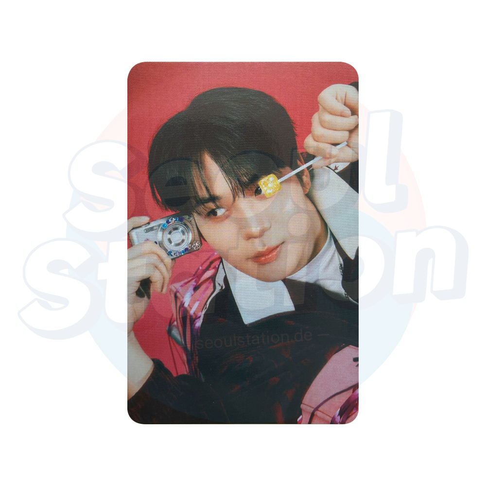ATEEZ - Pop-Up Store 'ANITEEZ IN COLOR' - Trading Card - JONGHO seoulstation.de camera next to face
