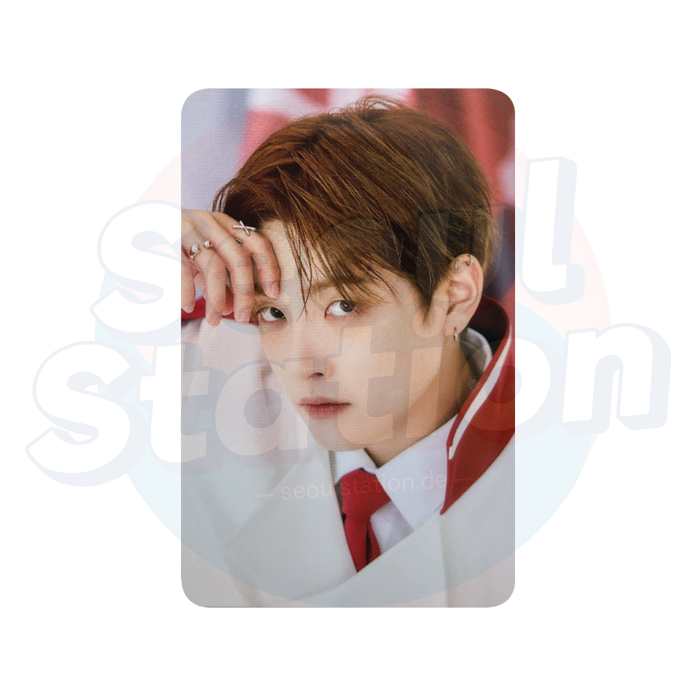 ATEEZ - ANITEEZ IN THE CALLING - ATEEZ X ANITEEZ Pop-Up Store Trading Card - HONGJOONG close up
