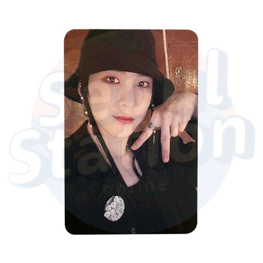 ATEEZ - THE WORLD EP.2 : OUTLAW - APPLE MUSIC Photocard