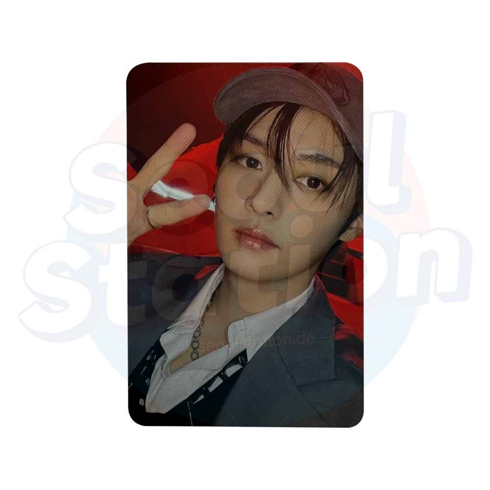 Stray Kids - ATE - Soundwave 2nd Round Lucky Draw Photo Card - SET A (black back) lee know