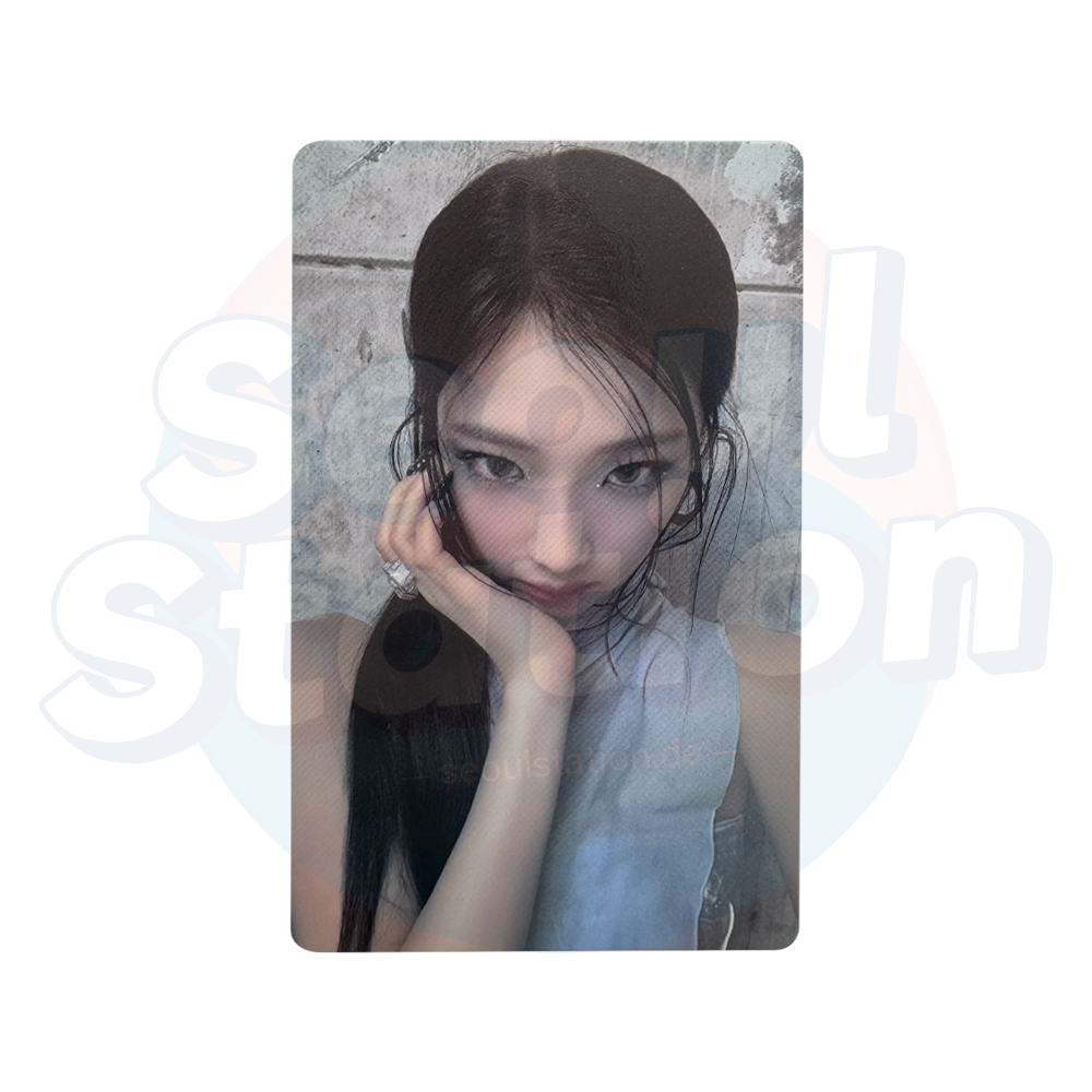 BABYMONSTER - 1st Full Album: 'DRIP' - YG TAG VER. - WEVERSE Photo Card ruka